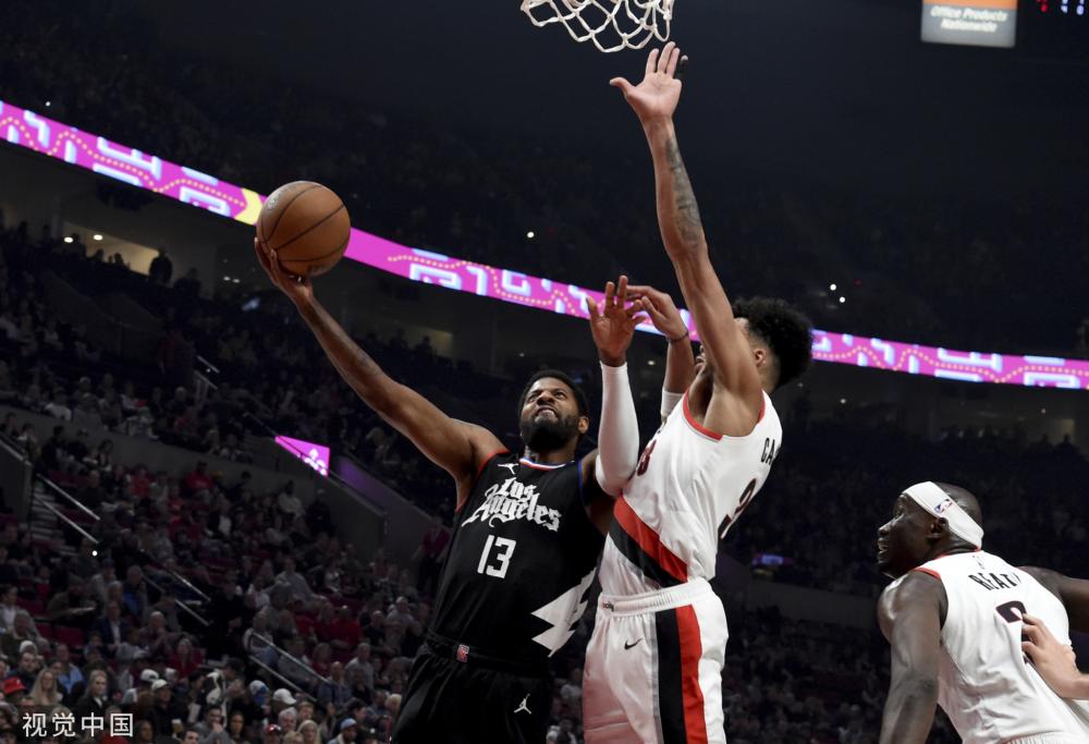 首次亮相时 首次亮相时