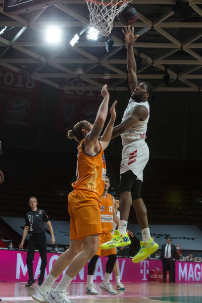 而防守端的 而防守端的