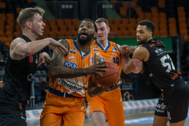 越来越多的 越来越多的